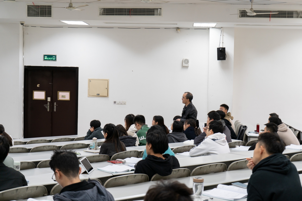 研究生精品课程】数值分析：构建数学与计算机之间的坚固桥梁-电子科技大学成电新闻网